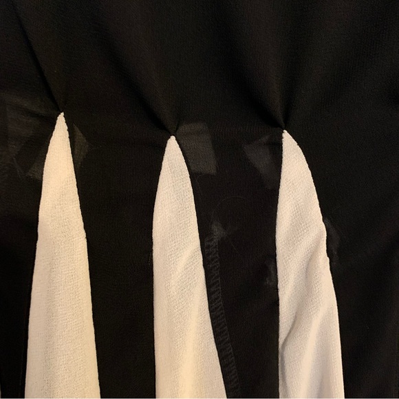 Jade & Juliet keyhole back flare dress - Picture 8 of 12